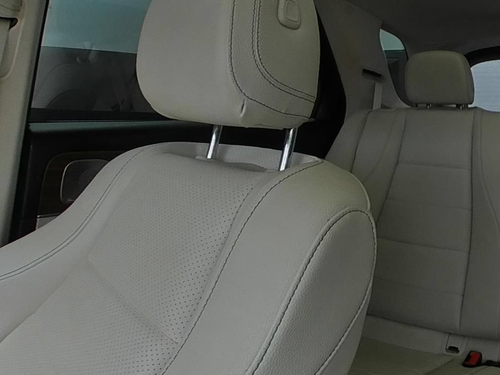 Used 2022 Mercedes-Benz GLE 350 4MATIC image 9