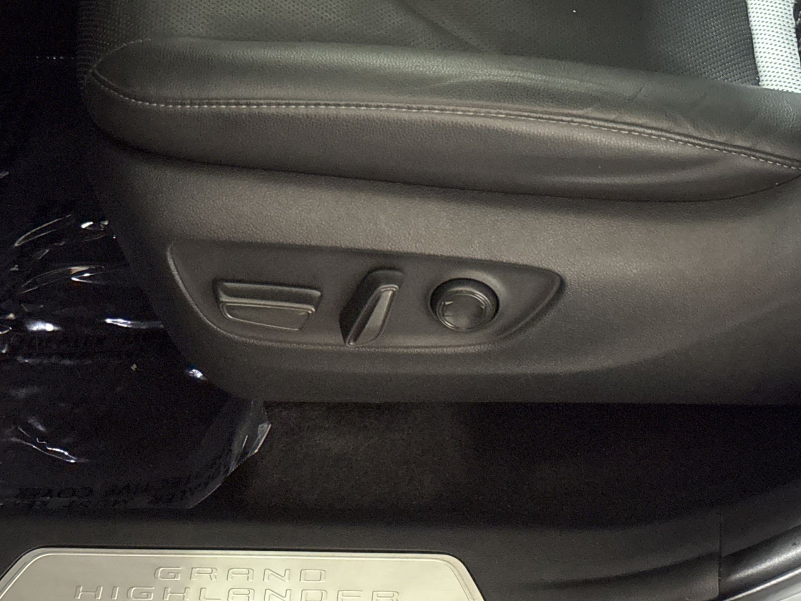 Used 2024 Toyota Grand Highlander AWD image 19