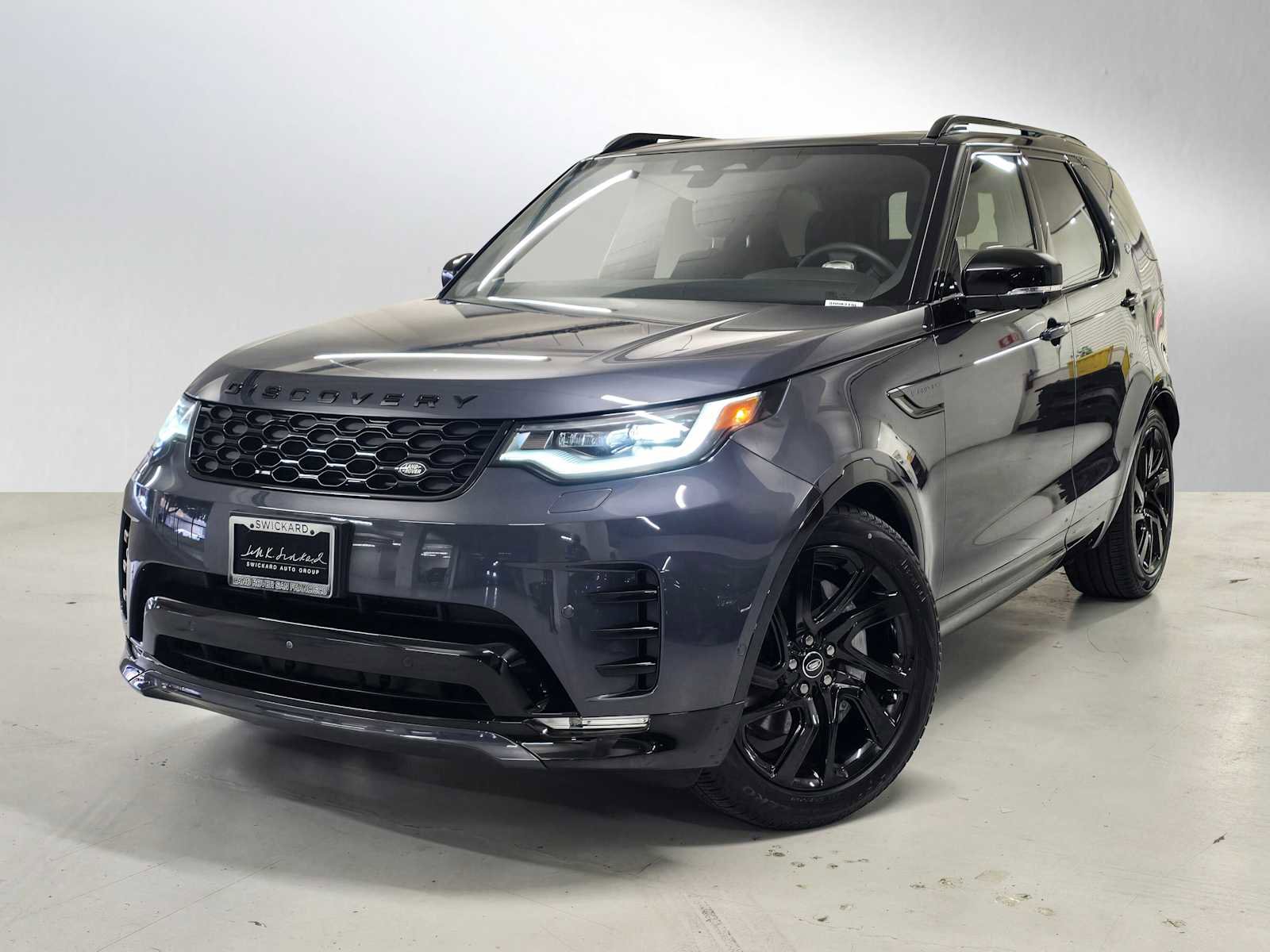 Used 2025 Land Rover Discovery Dynamic SE image 1