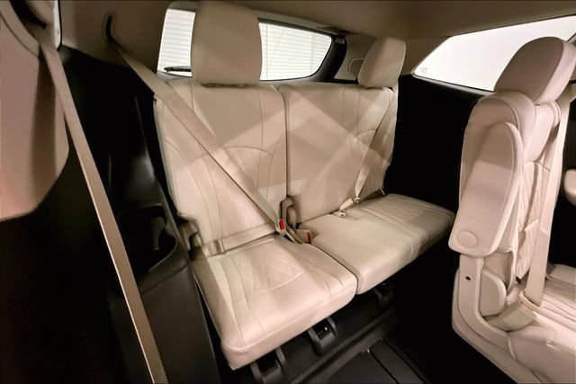 Used 2023 Buick Enclave Avenir w/ Avenir Technology Package FWD image 33