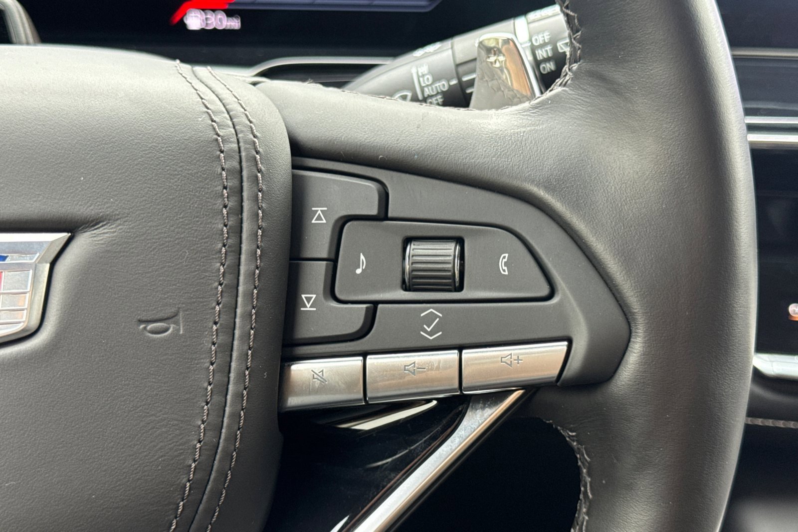 Certified 2024 Cadillac Escalade V w/ Heavy-Duty Trailer Package image 38