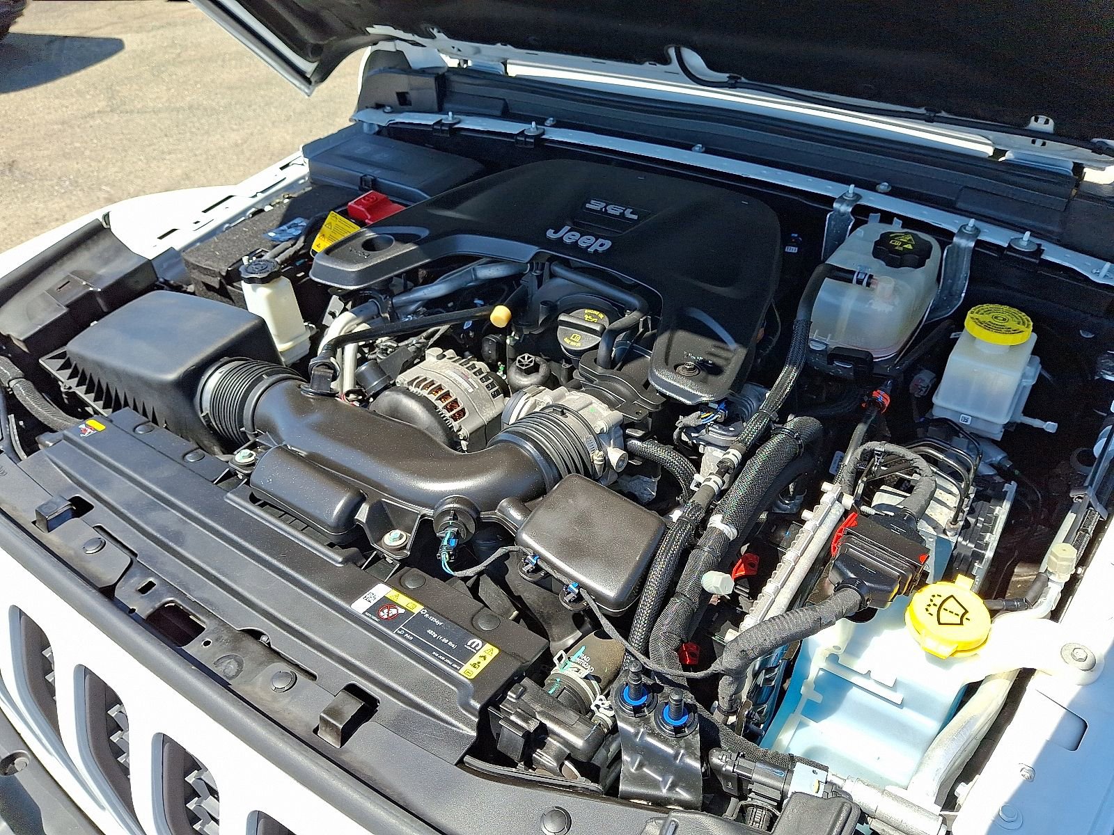 Used 2021 Jeep Gladiator Mojave w/ LED Lighting Group AWD/4WD image 27