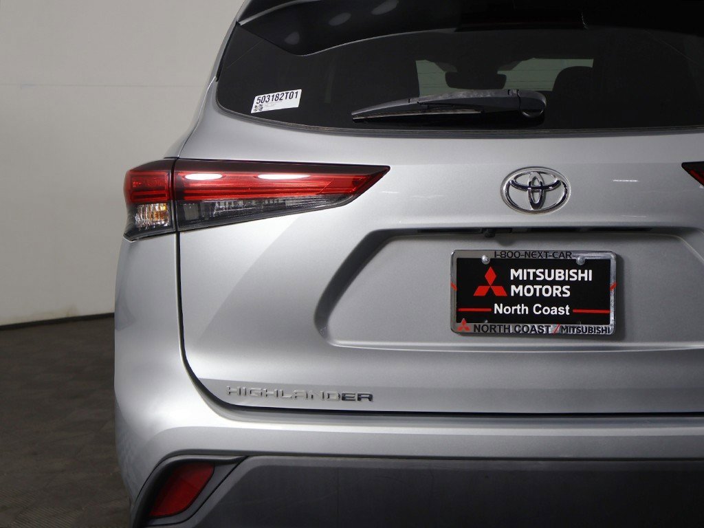Used 2020 Toyota Highlander XLE image 16