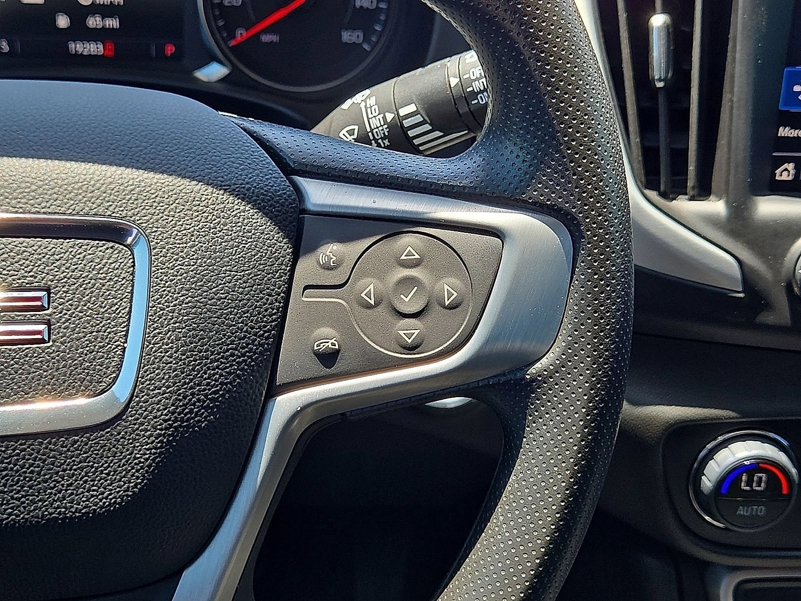 Used 2023 GMC Terrain SLE w/ Driver Convenience Package FWD image 19