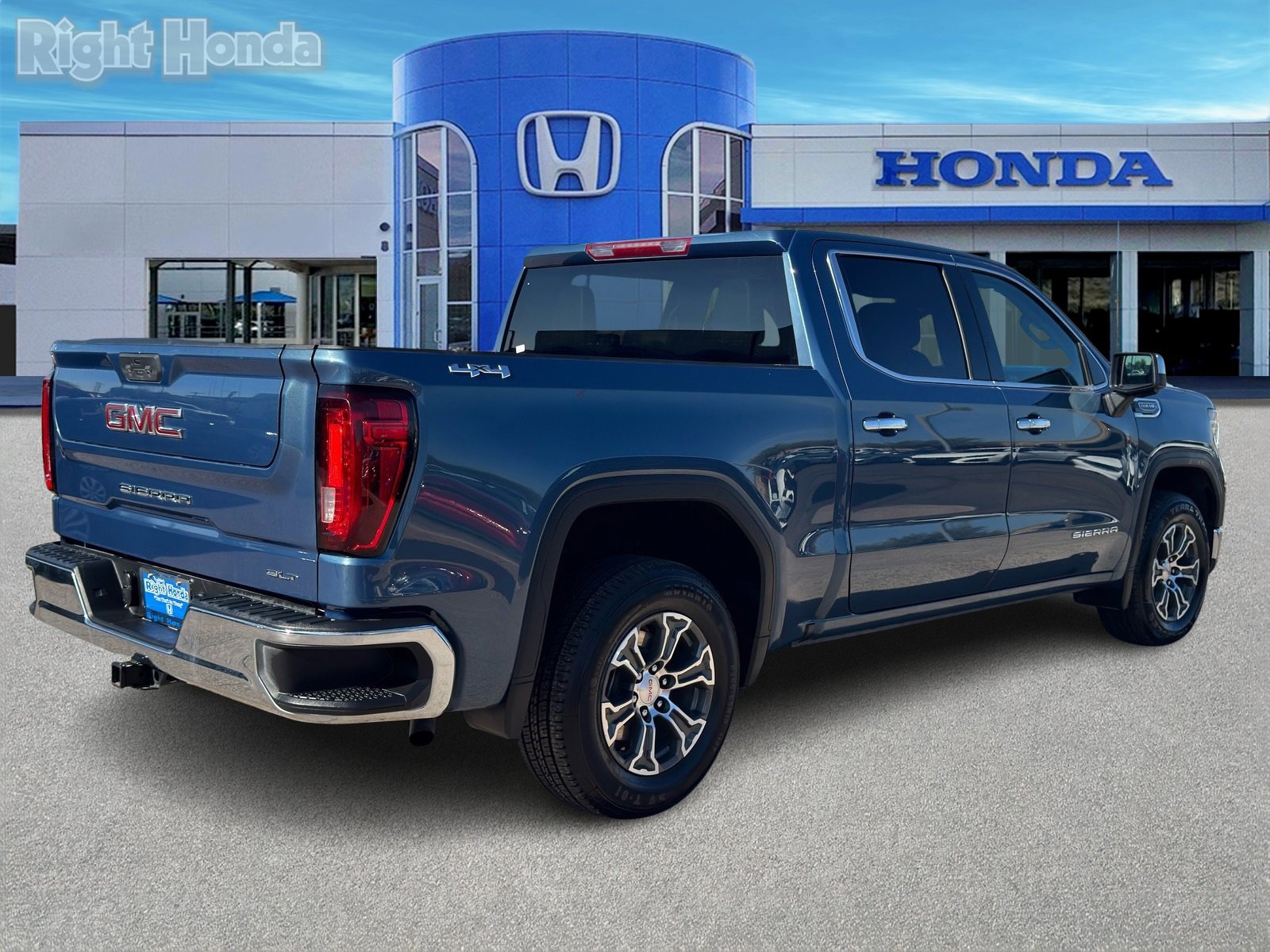 Used 2024 GMC Sierra 1500 SLT image 6