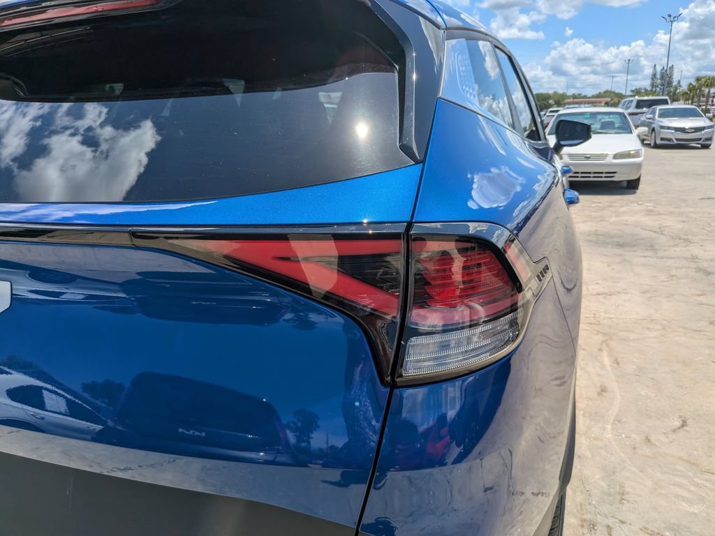 Certified 2023 Kia Sportage EX FWD image 12