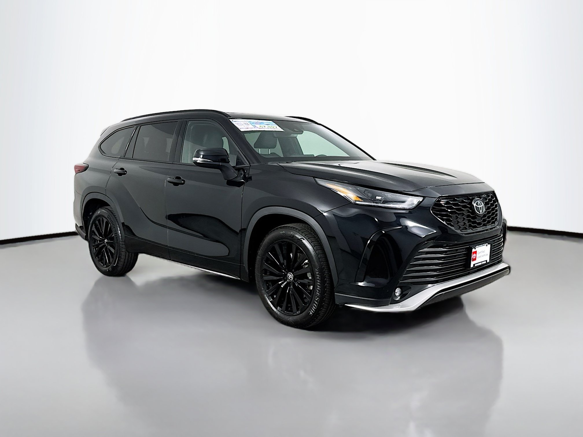 Certified 2025 Toyota Highlander XSE AWD/4WD image 1