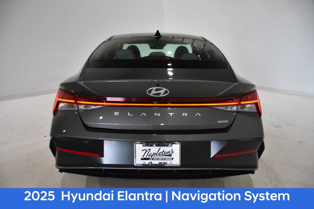 Used 2025 Hyundai Elantra Limited FWD image 6