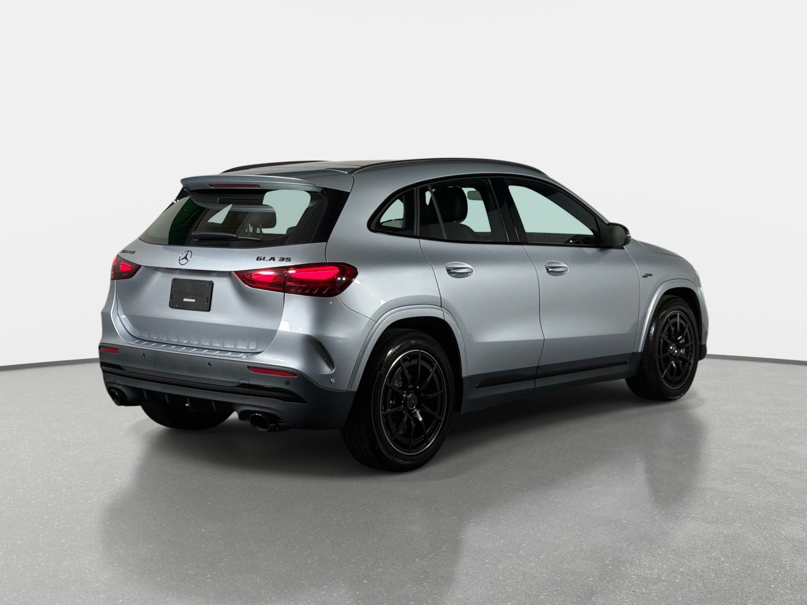 Used 2025 Mercedes-Benz GLA 35 AMG 4MATIC image 3