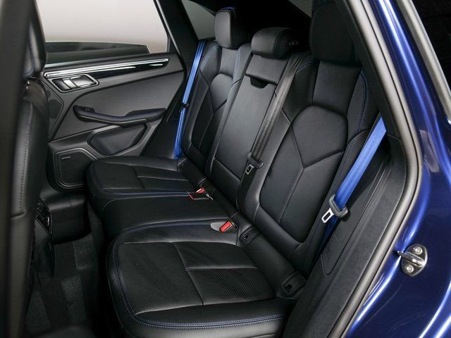 Certified 2026 Porsche Macan AWD/4WD image 13