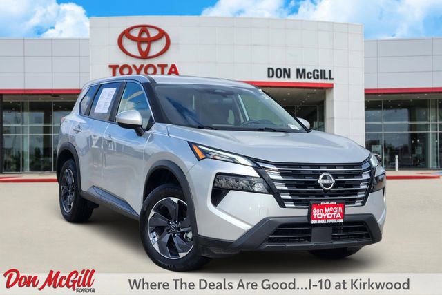 Used 2025 Nissan Rogue SV image 1