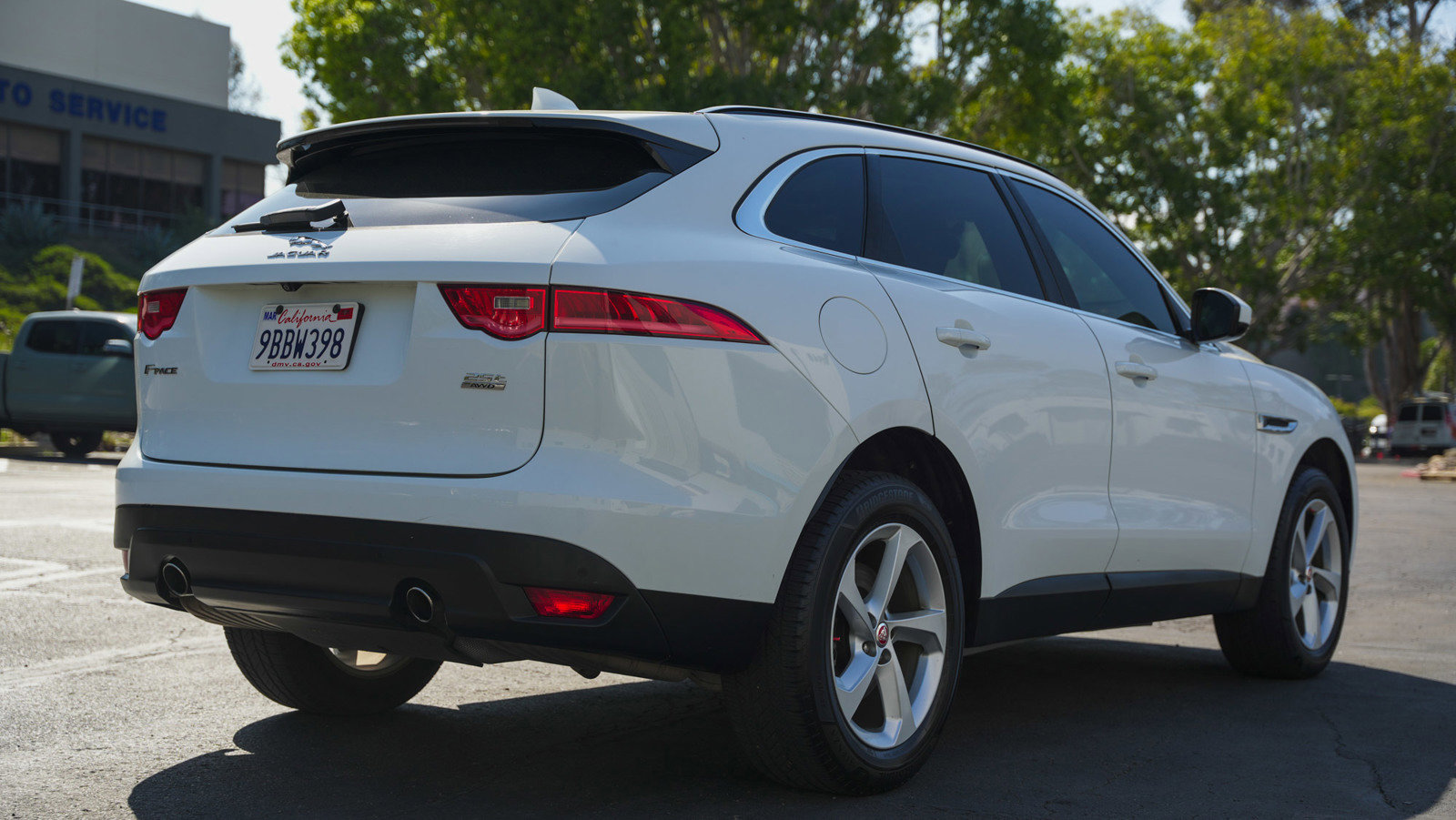 Used 2019 Jaguar F-PACE Premium image 9