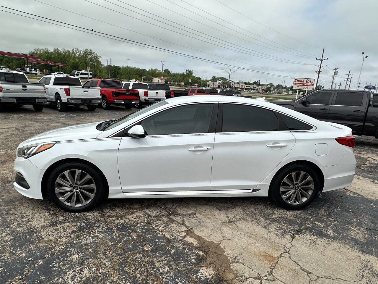 Used 2017 Hyundai Sonata Sport FWD image 5