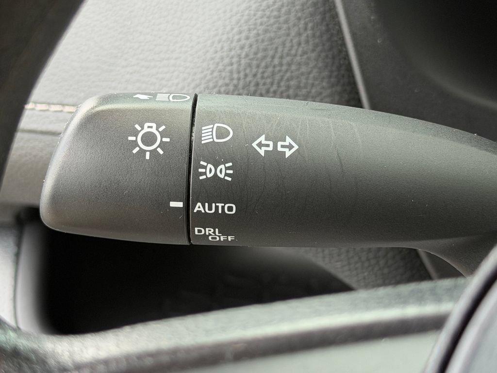Used 2023 Toyota RAV4 XLE FWD image 22