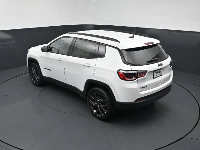New 2026 Jeep Compass Latitude AWD/4WD image 16