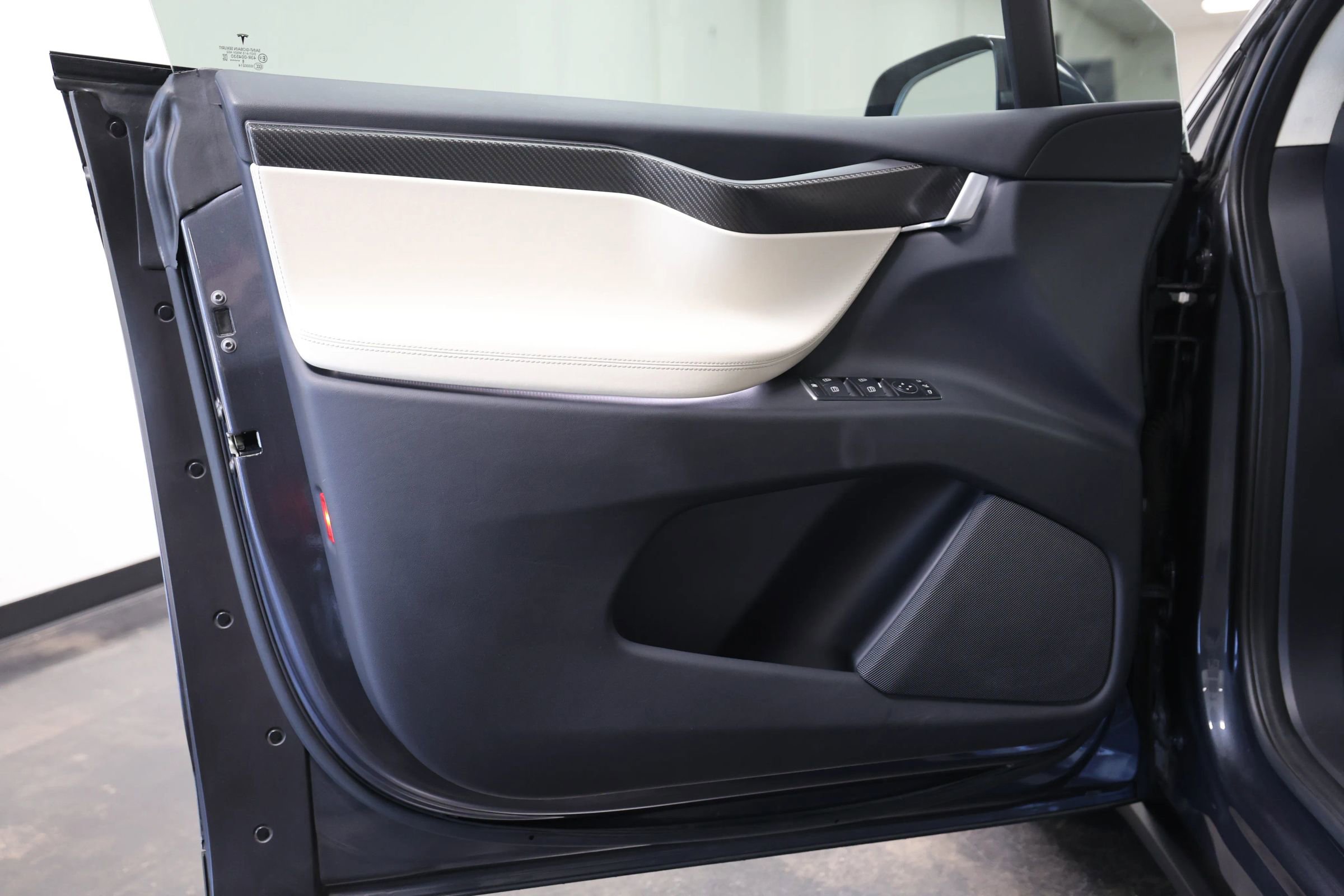 Used 2018 Tesla Model X 100D image 24