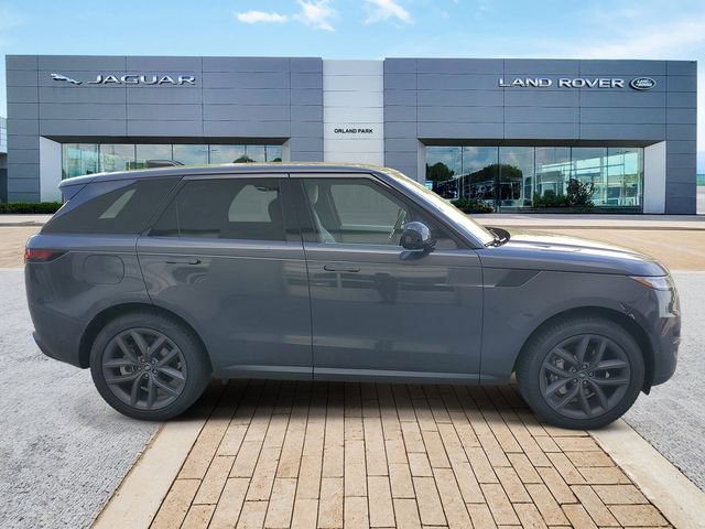 Used 2025 Land Rover Range Rover Sport SE AWD/4WD image 3