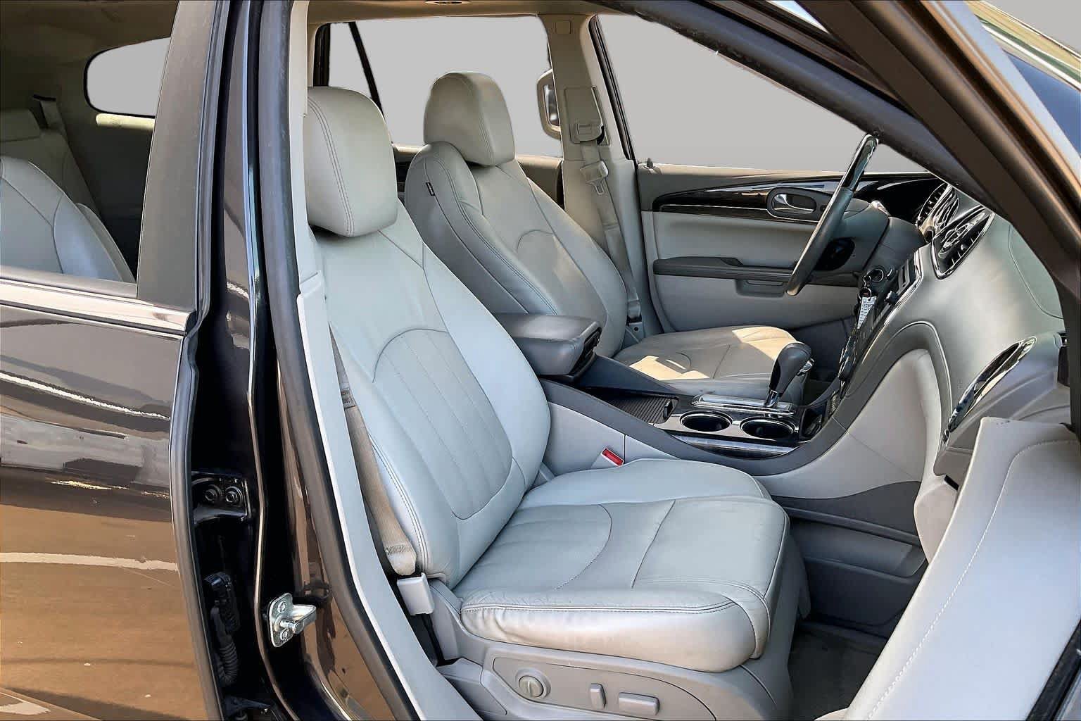 Used 2015 Buick Enclave Leather w/ Trailering Package FWD image 8