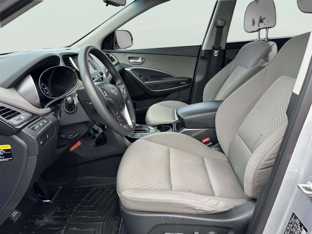 Used 2016 Hyundai Santa Fe SE AWD/4WD image 15