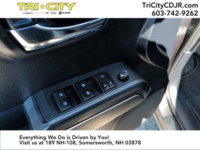 Used 2018 Toyota Tacoma TRD Off-Road w/ Technology Package image 15