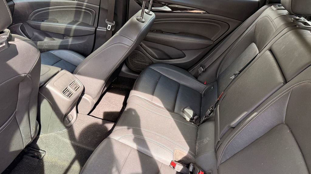 Used 2020 Buick Regal Essence AWD/4WD image 4