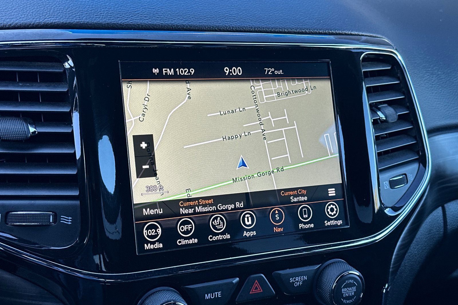 Used 2021 Jeep Grand Cherokee Laredo X image 26