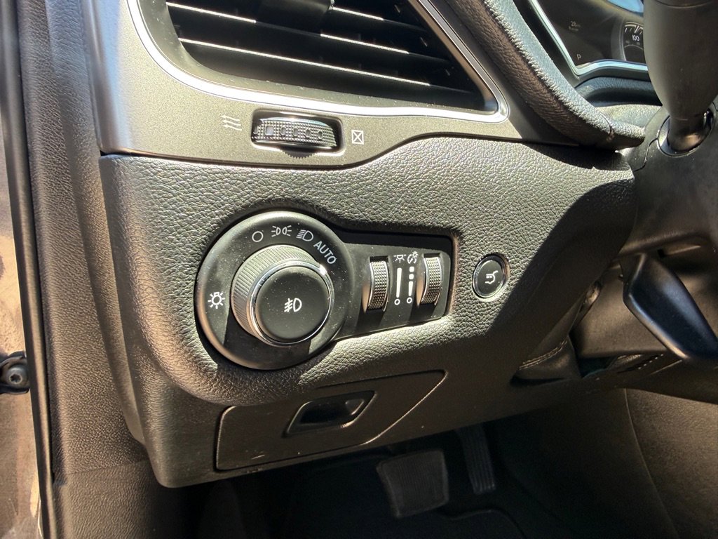 Used 2021 Jeep Cherokee Latitude Lux w/ Sun & Sound Group FWD image 20