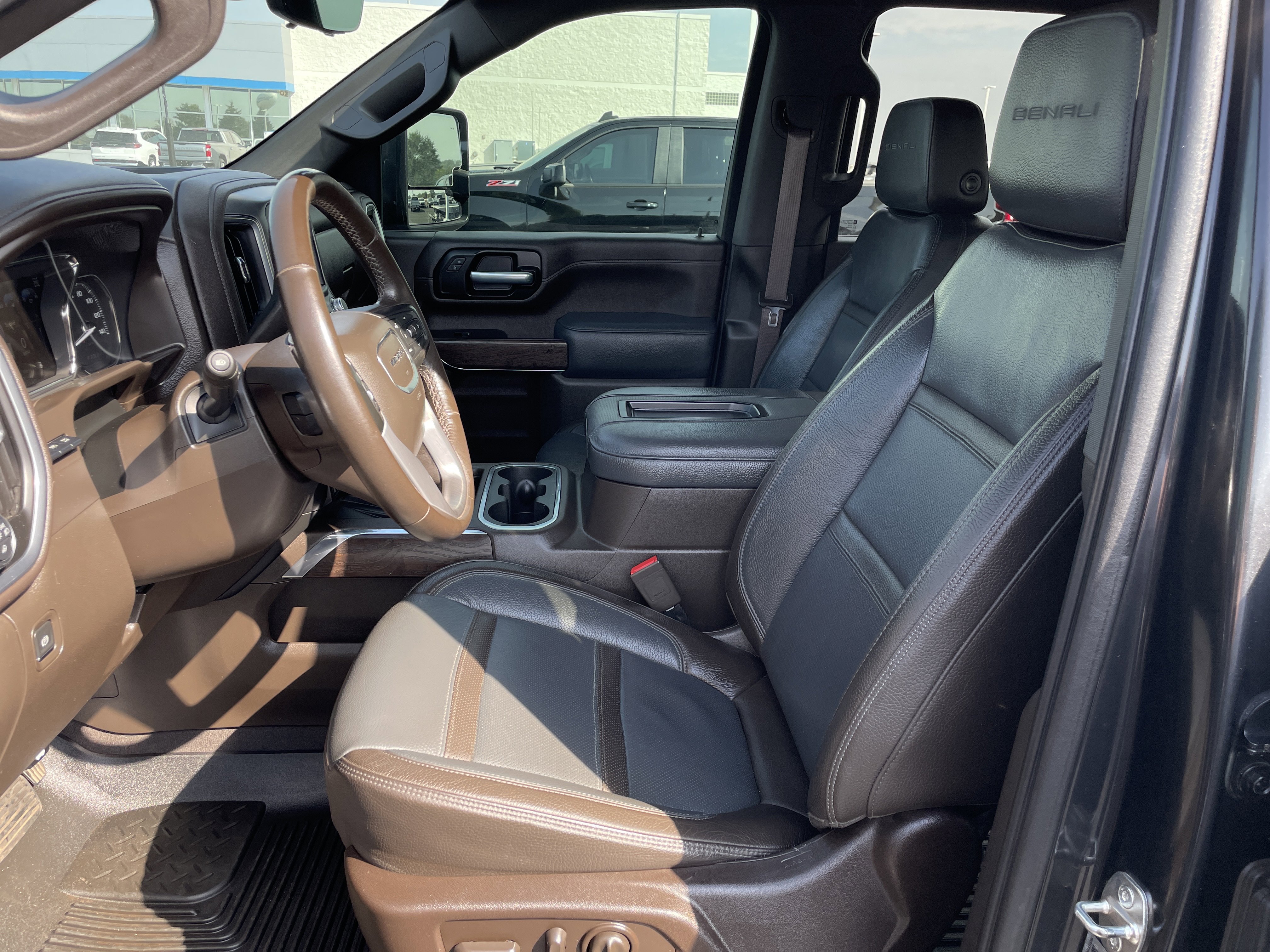 Used 2021 GMC Sierra 2500 Denali w/ Denali Ultimate Package image 17