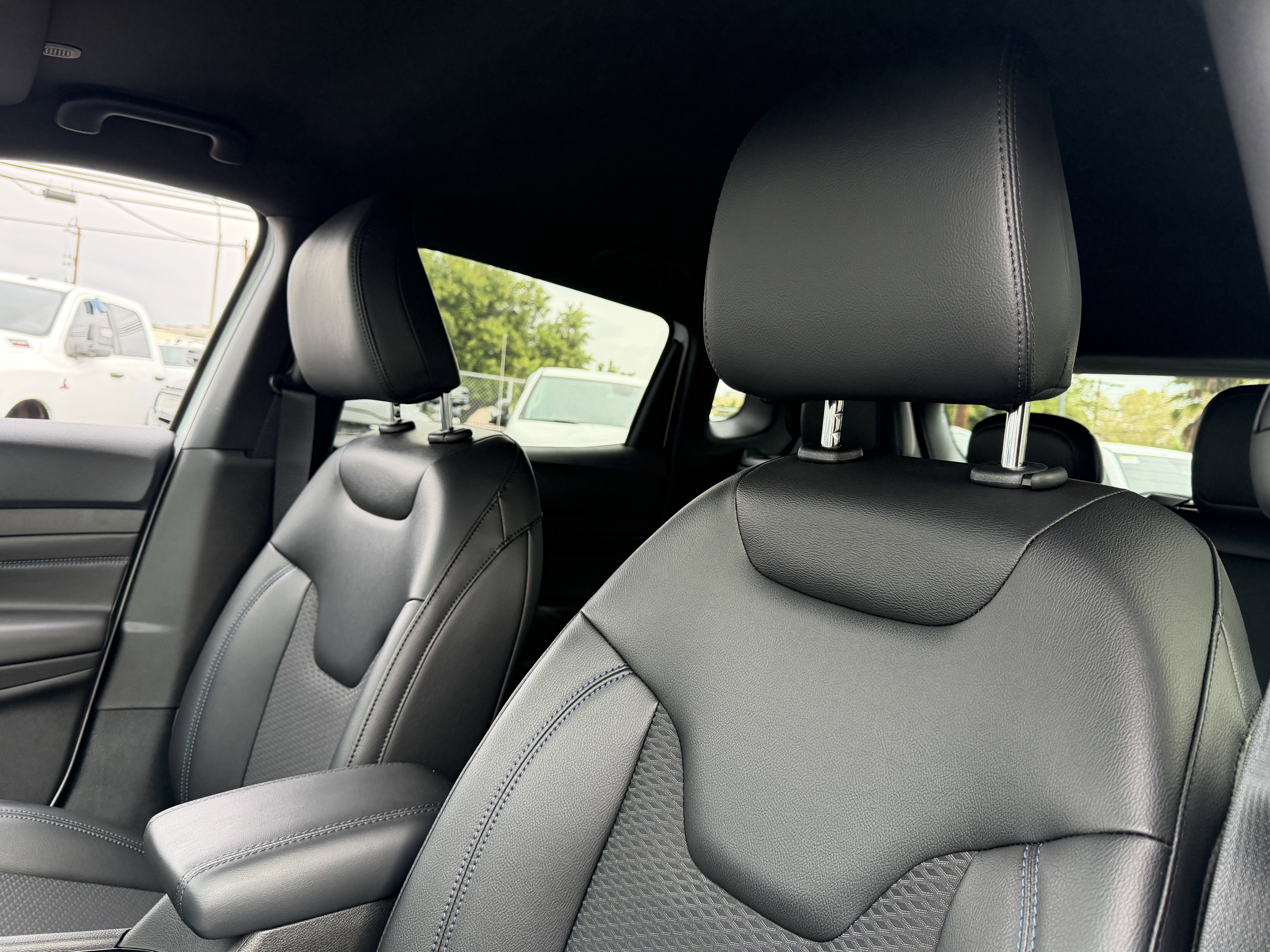 New 2026 Jeep Compass Latitude image 18