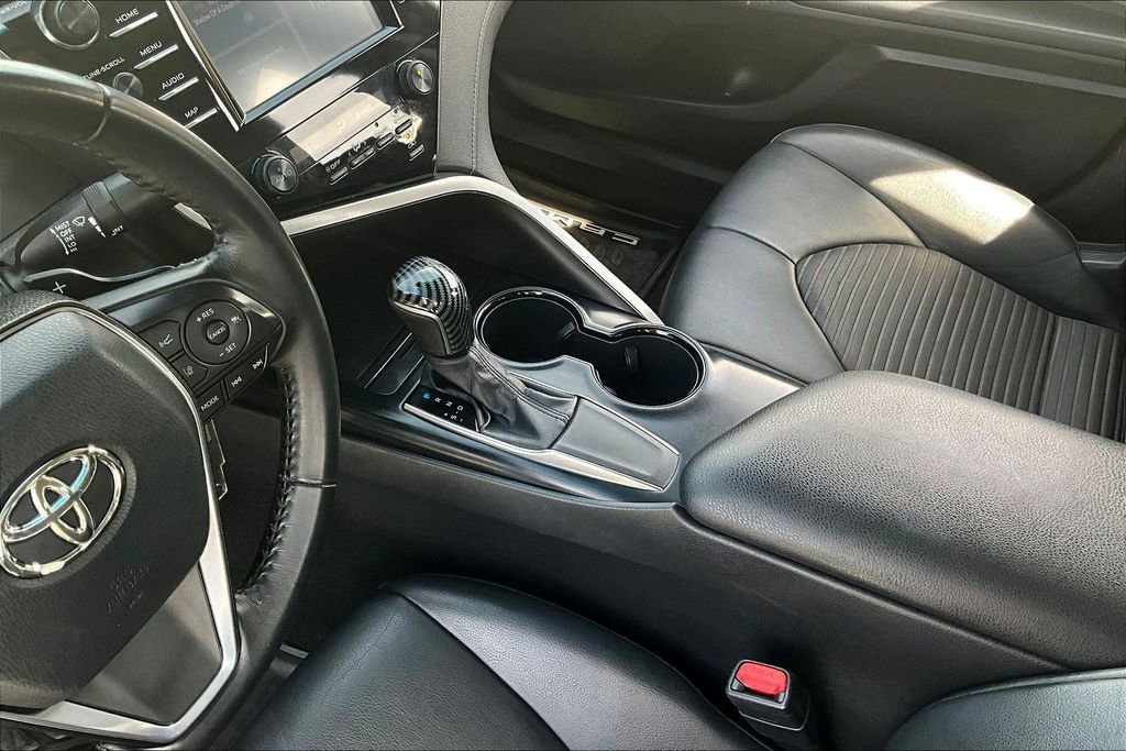Used 2020 Toyota Camry SE image 18