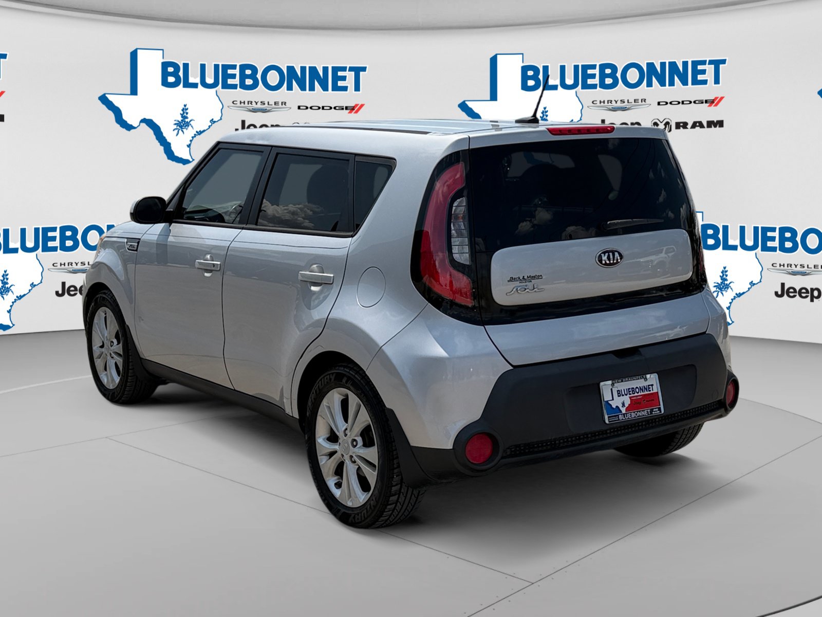Used 2015 Kia Soul + FWD image 7