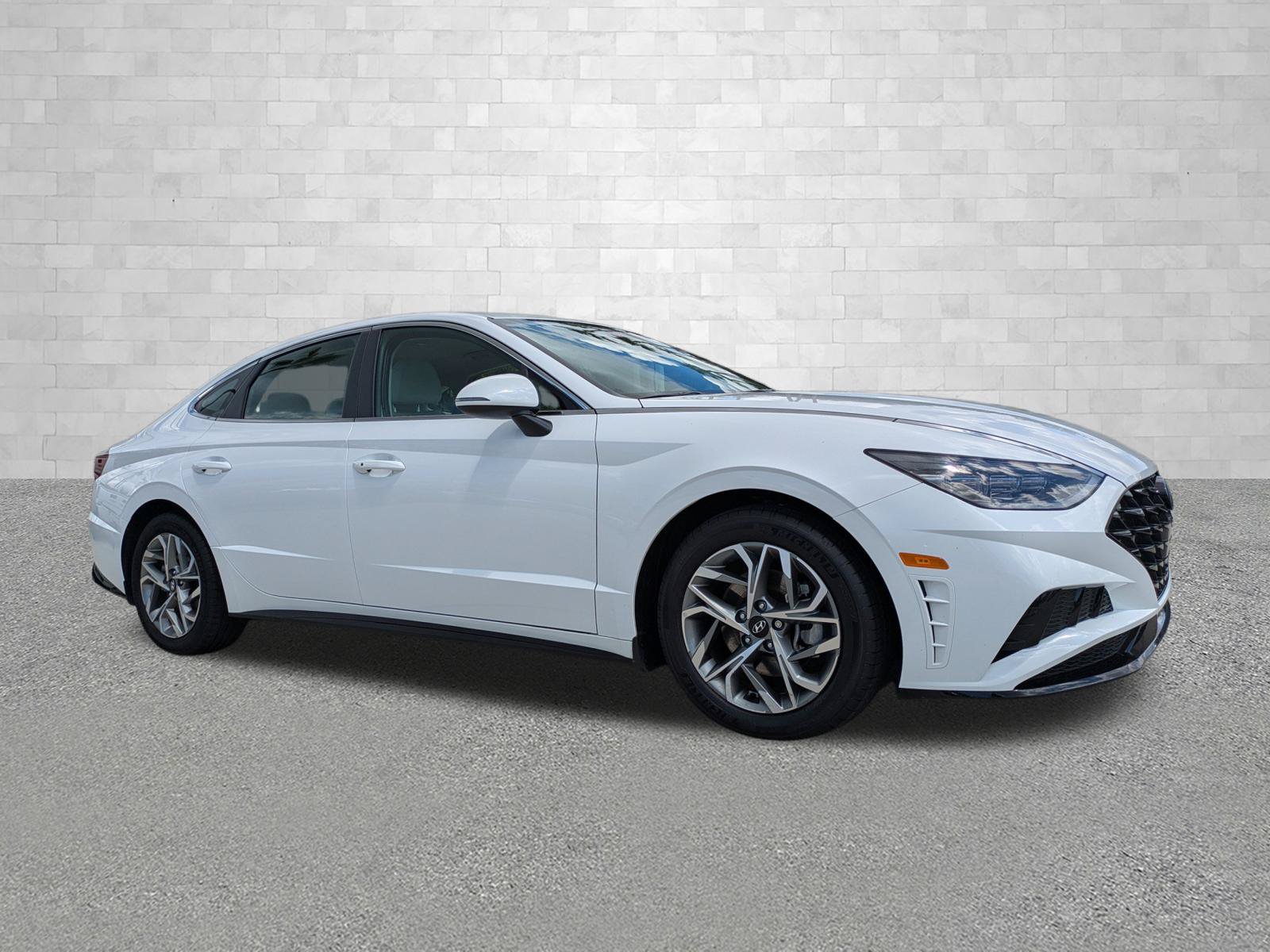 Certified 2023 Hyundai Sonata SEL FWD image 1