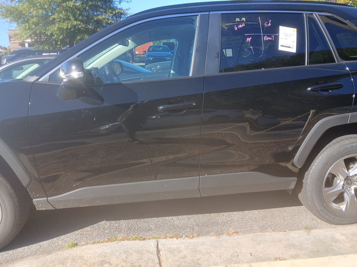 Used 2025 Toyota RAV4 XLE image 4