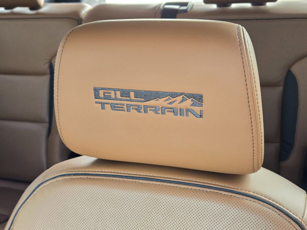 Used 2017 GMC Acadia SLT image 21