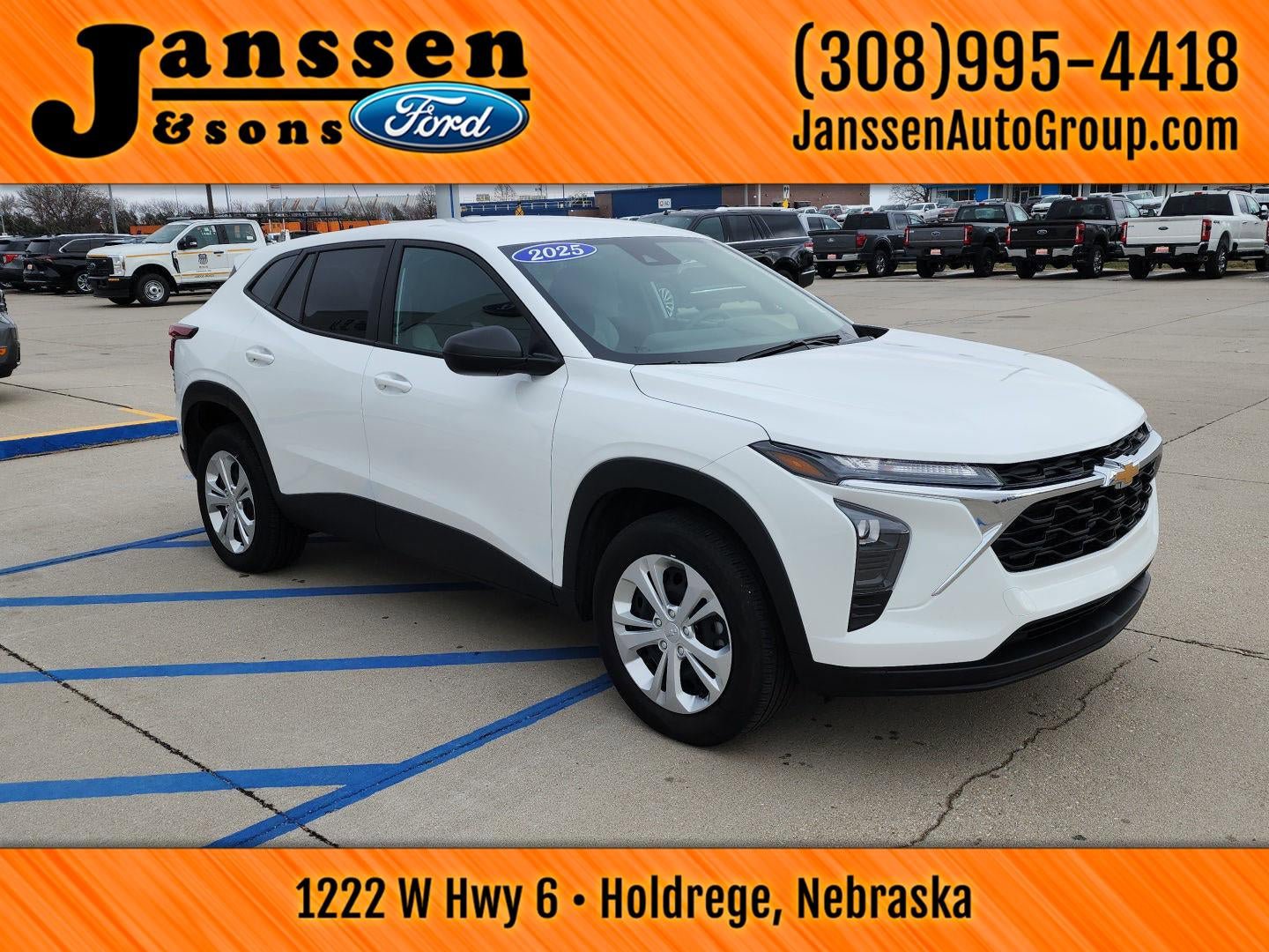 Used 2025 Chevrolet Trax LS FWD image 4
