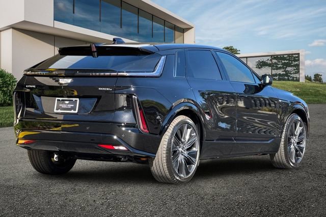 New 2026 Cadillac Lyriq Signature Sport w/ LPO, Floor Liner Package image 4