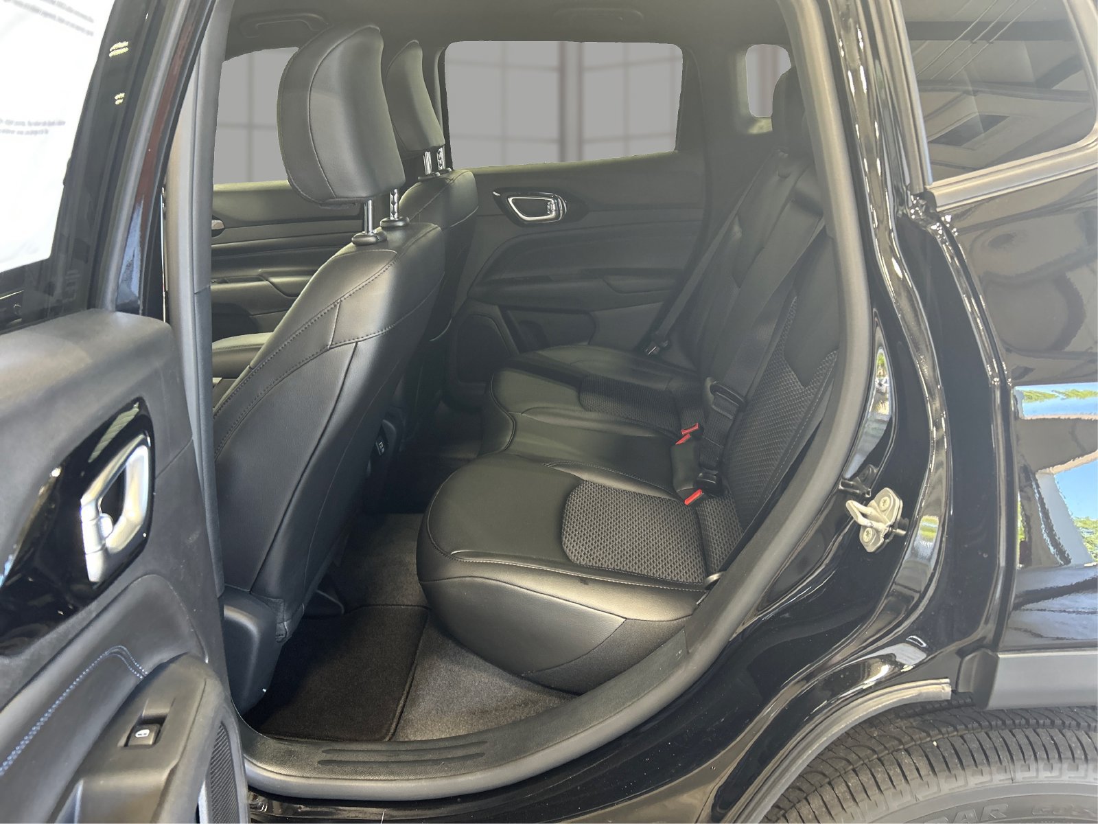 New 2026 Jeep Compass Latitude AWD/4WD image 10
