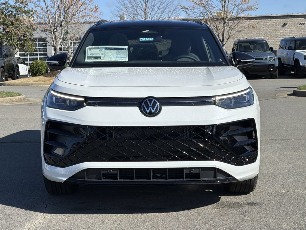 New 2026 Volkswagen Tiguan SE R-Line FWD image 8