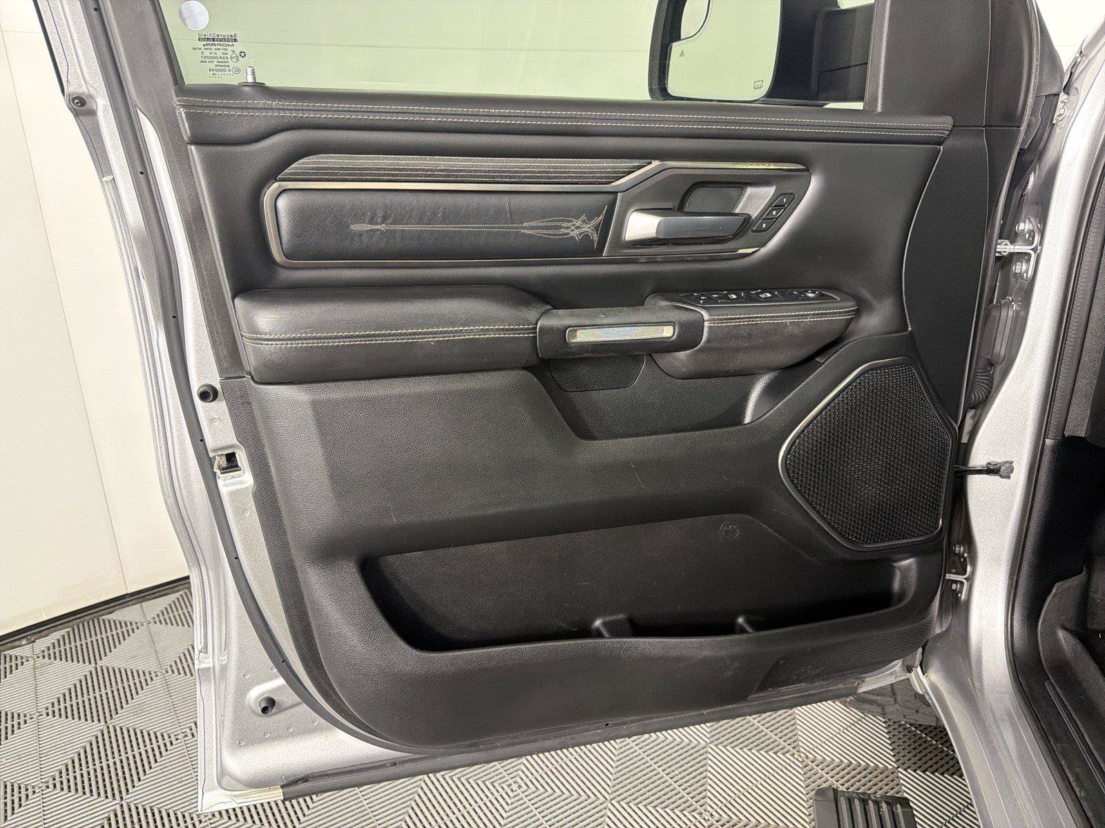 Used 2019 RAM 1500 Limited AWD/4WD image 9