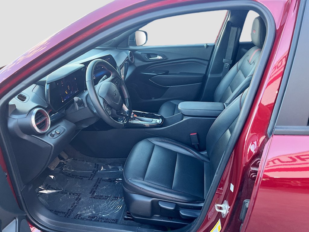 Used 2025 Chevrolet Trax RS w/ Driver Confidence Package FWD image 20