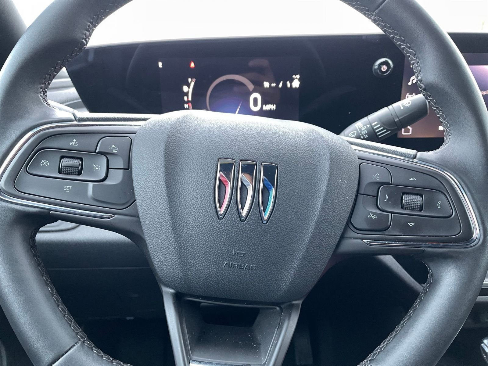 Used 2025 Buick Envista Sport Touring image 27