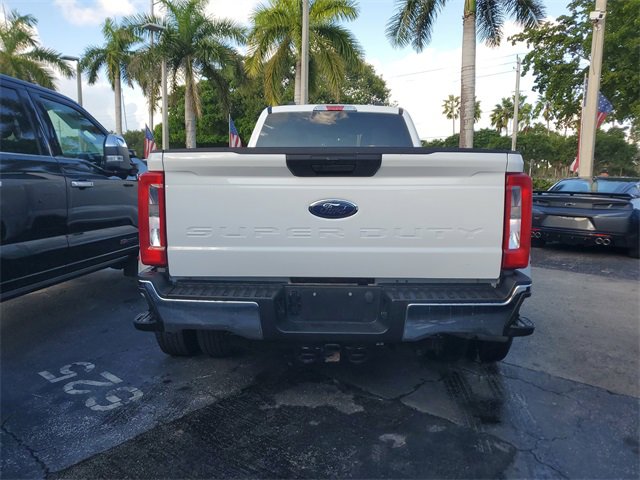 Used 2024 Ford F350 XLT image 3