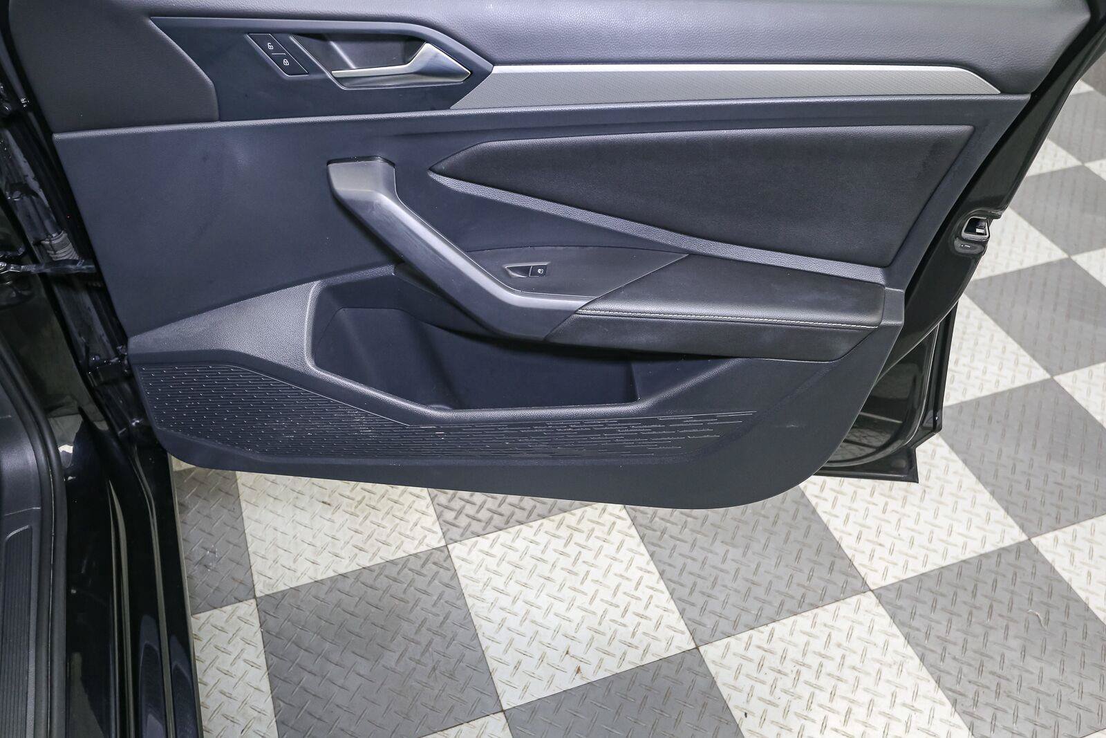 Certified 2023 Volkswagen Jetta Sport FWD image 21