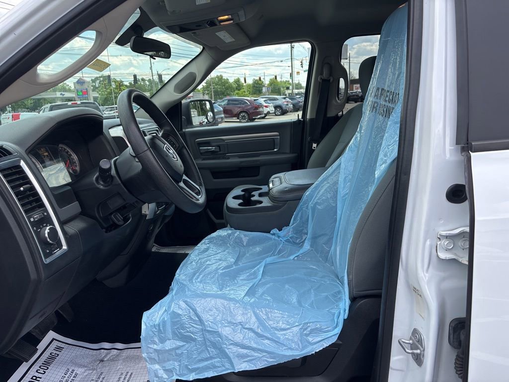 Used 2017 RAM 1500 Classic SLT AWD/4WD image 17