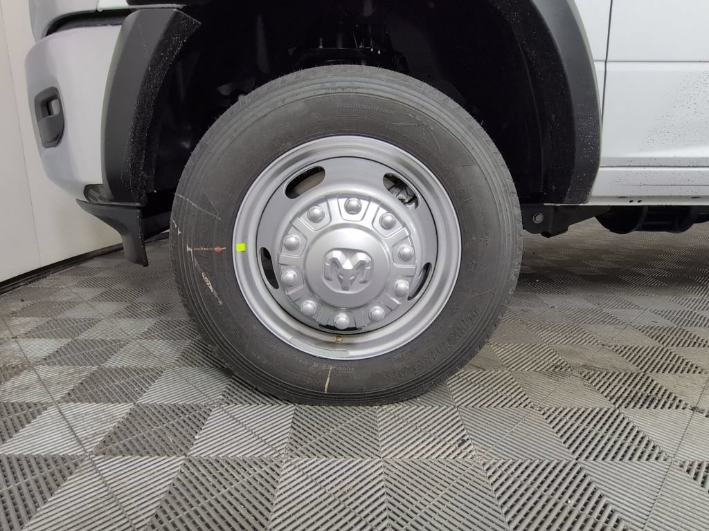 New 2026 RAM 5500 Tradesman AWD/4WD image 9