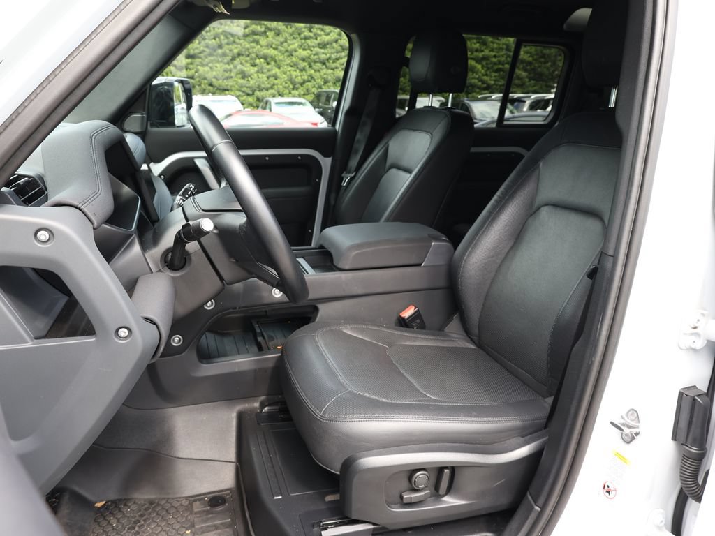 Used 2023 Land Rover Defender 110 X-Dynamic SE AWD/4WD image 16