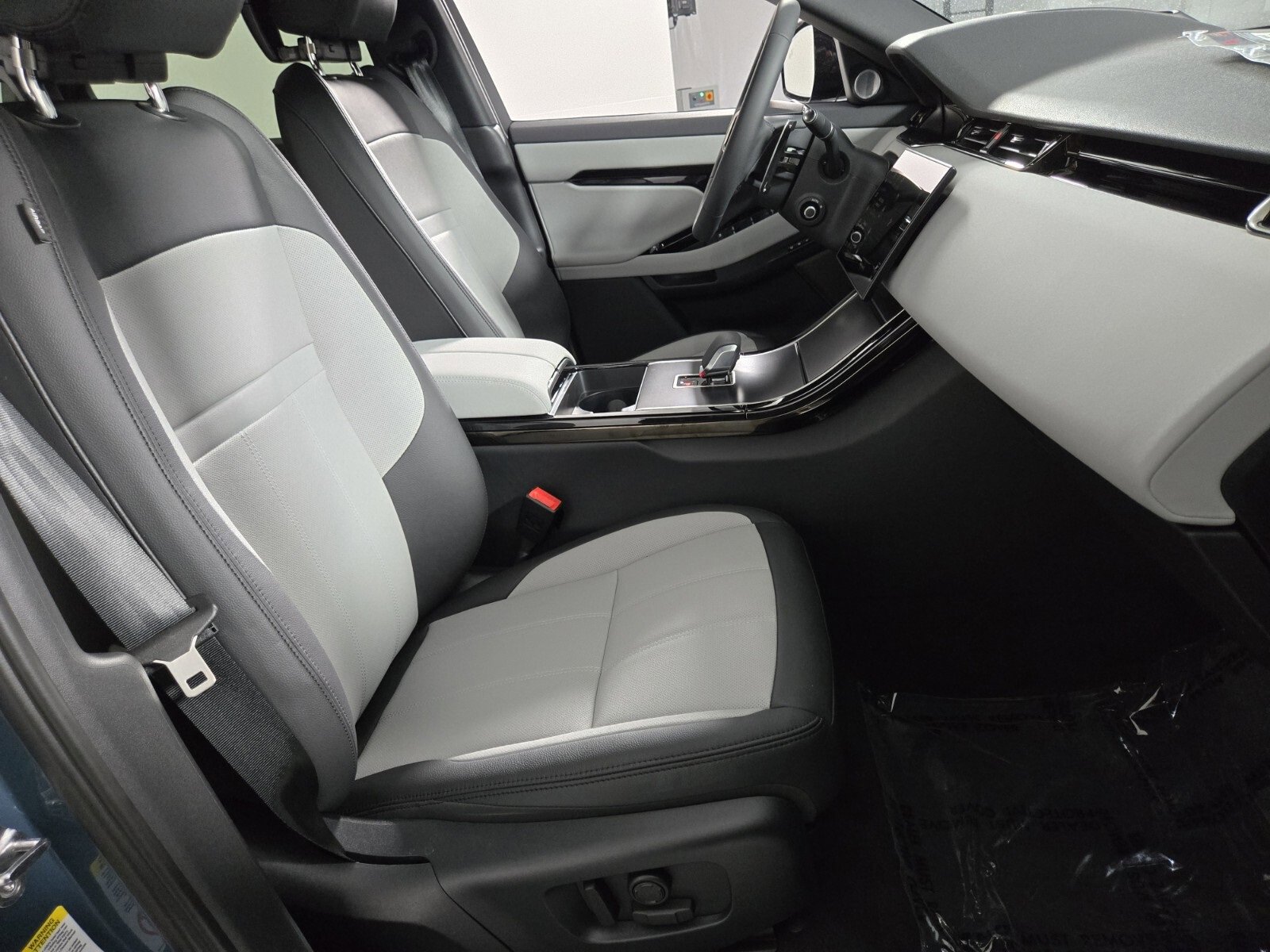 New 2026 Land Rover Range Rover Evoque Dynamic SE image 3