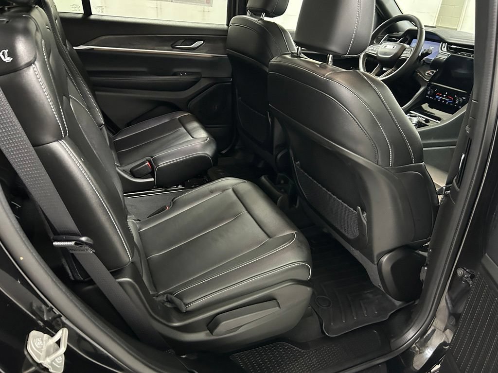 Used 2024 Jeep Grand Cherokee L Limited AWD/4WD image 14