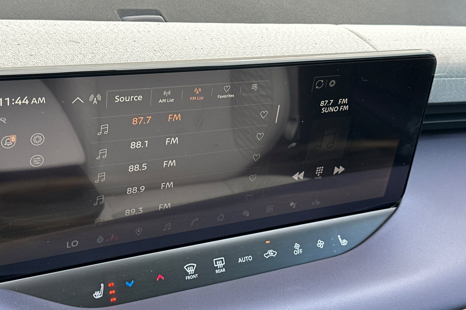 New 2026 Nissan Leaf Platinum+ w/ Cargo Package (Platinum+) image 15