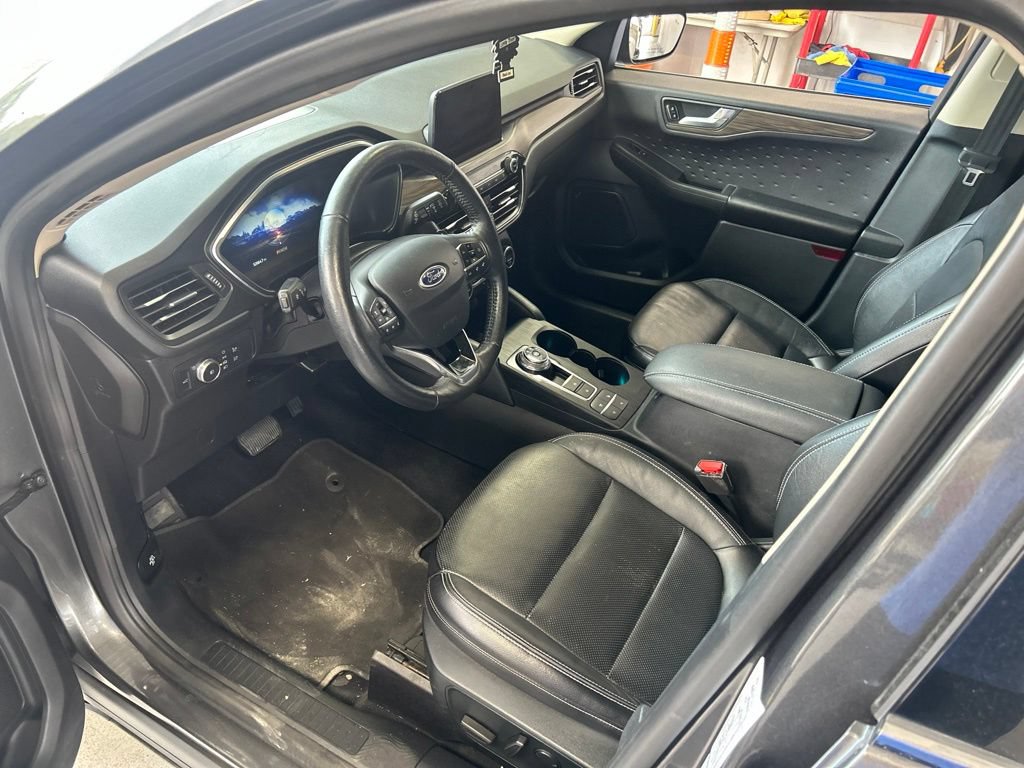 Used 2020 Ford Escape Titanium AWD/4WD image 3